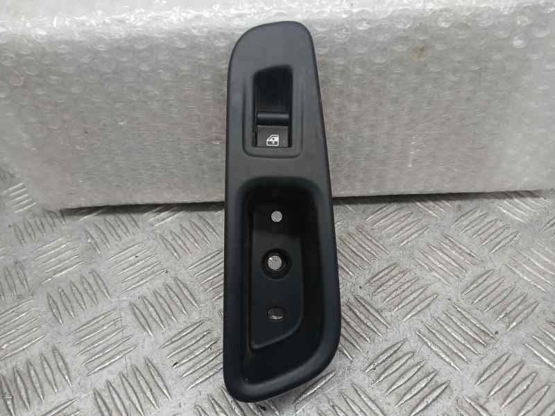 Recambio de mando elevalunas trasero derecho para jeep renegade sport fwd referencia OEM IAM 30170844  