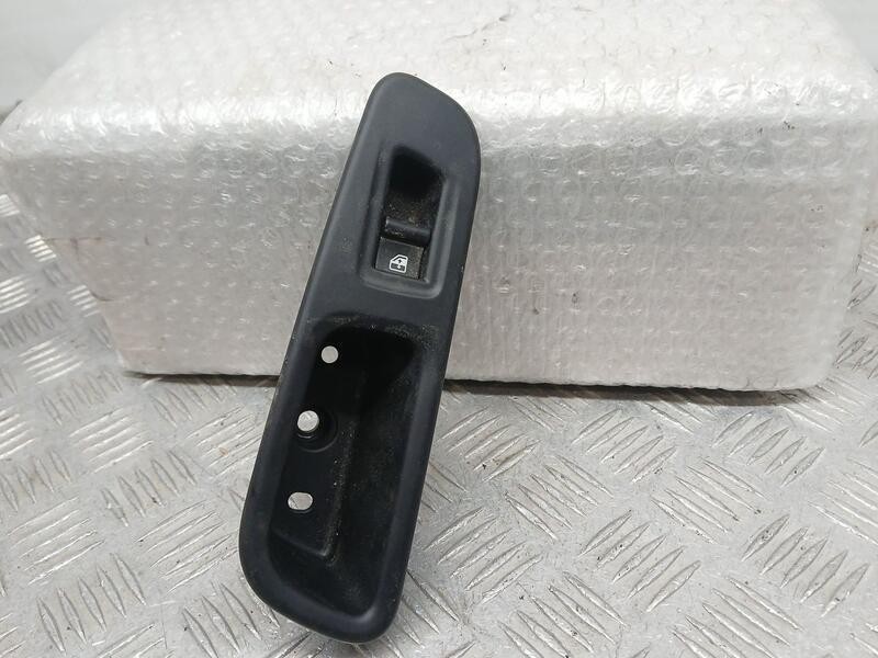 Recambio de mando elevalunas trasero izquierdo para jeep renegade sport fwd referencia OEM IAM 735603927  30170844