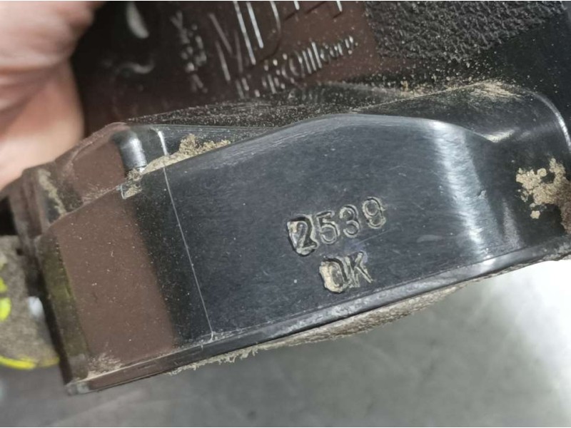 Recambio de cerradura puerta delantera izquierda para toyota yaris active referencia OEM IAM 25390K  ELECTRICA