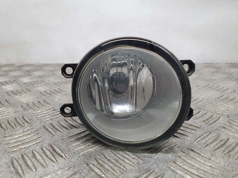 Recambio de faro antiniebla derecho para toyota yaris active referencia OEM IAM 812100D041 89206405 VALEO