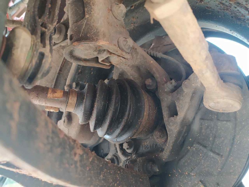 Recambio de mangueta delantera derecha para jeep renegade sport fwd referencia OEM IAM 52028391  