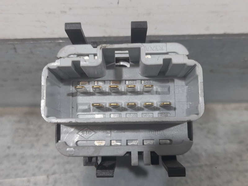 Recambio de mando elevalunas delantero izquierdo para renault clio iii (br0/1, cr0/1) 1.5 dci referencia OEM IAM 214939A  