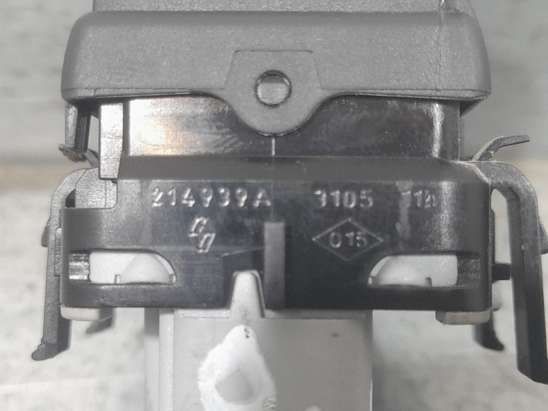 Recambio de mando elevalunas delantero izquierdo para renault clio iii (br0/1, cr0/1) 1.5 dci referencia OEM IAM 214939A  