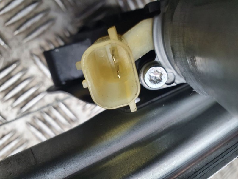 Recambio de elevalunas delantero derecho para opel karl edition referencia OEM IAM SIN REF  ELECTRICO