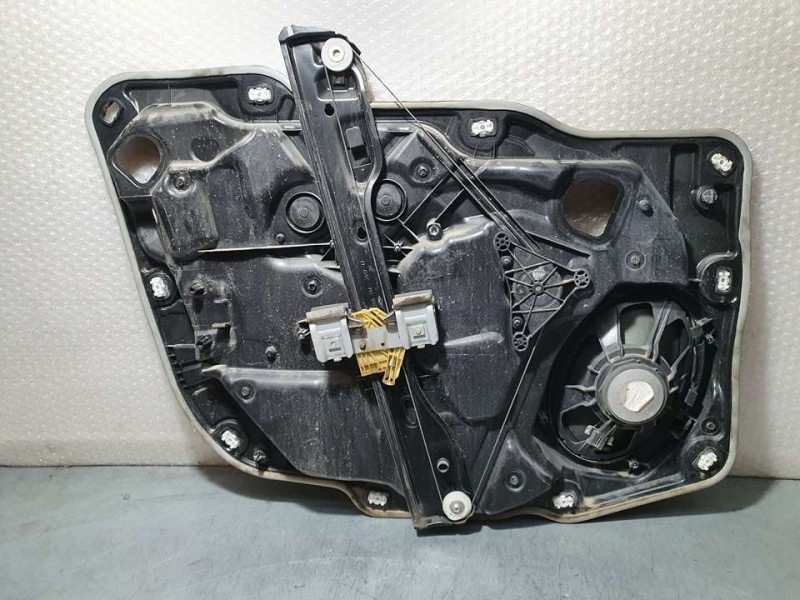 Recambio de elevalunas delantero derecho para jeep renegade dawn of justice 4x2 referencia OEM IAM 520651430 C46786107 BROSE ELE