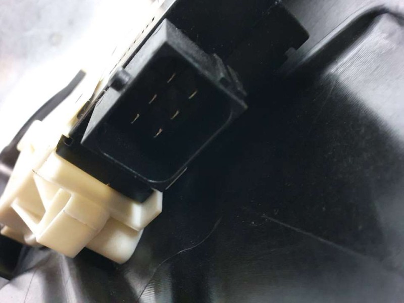 Recambio de elevalunas delantero derecho para jeep renegade dawn of justice 4x2 referencia OEM IAM 520651430 C46786107 BROSE ELE