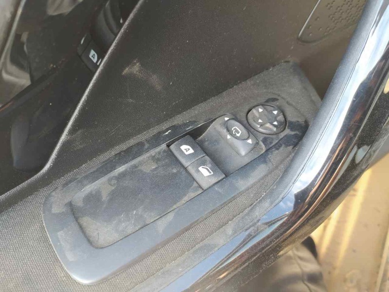 Recambio de mando elevalunas delantero izquierdo para peugeot 208 signature referencia OEM IAM 96751129ZD  C/ MANDO RETROVISOR