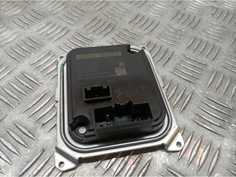 Recambio de centralita faro para peugeot 308 active pack bluehdi 130 s&s referencia OEM IAM 984319448001 A3C0003441400 LEDS TOCA