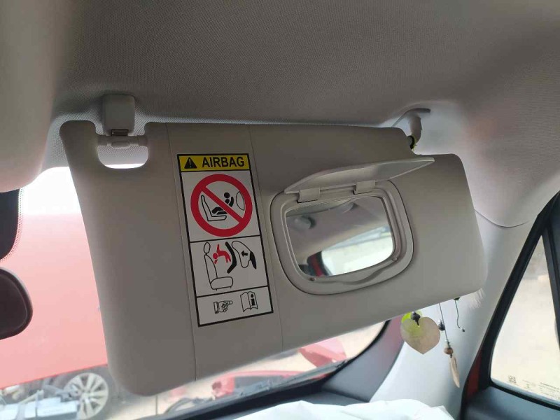 Recambio de parasol derecho para jeep renegade sport fwd referencia OEM IAM 735675567  