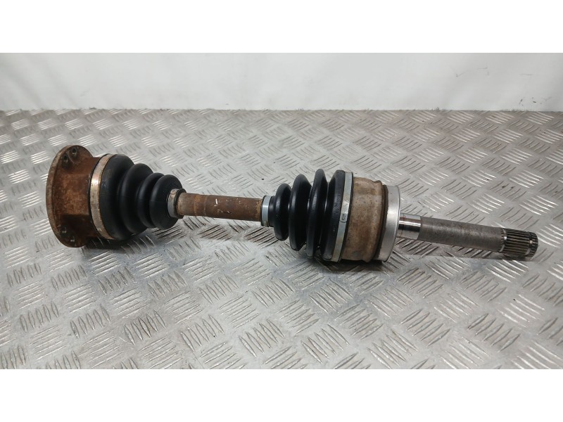 Recambio de transmision delantera derecha para nissan terrano/terrano.ii (r20) tdi 4wd referencia OEM IAM 392047F000  