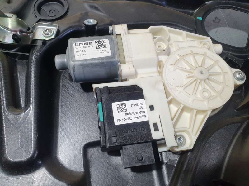 Recambio de elevalunas delantero izquierdo para jeep renegade dawn of justice 4x2 referencia OEM IAM 520651520 C46789107 BROSE E