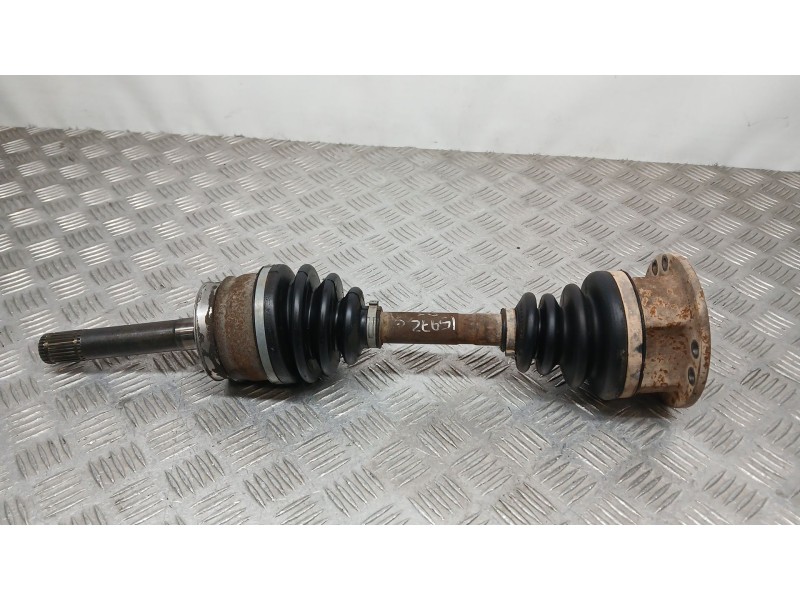Recambio de transmision delantera izquierda para nissan terrano/terrano.ii (r20) tdi 4wd referencia OEM IAM 391007F00A  
