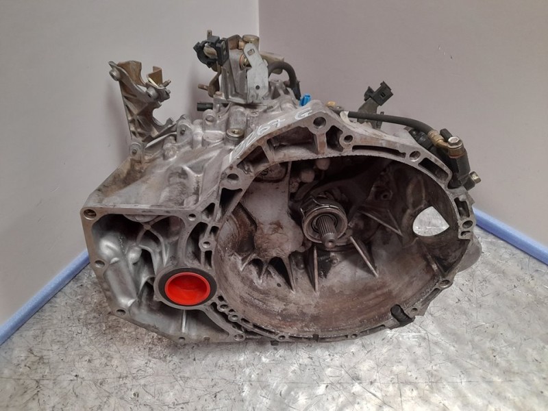 Recambio de caja cambios para nissan x-trail (t30) comfort referencia OEM IAM 321008H800  6VELOCIDADES