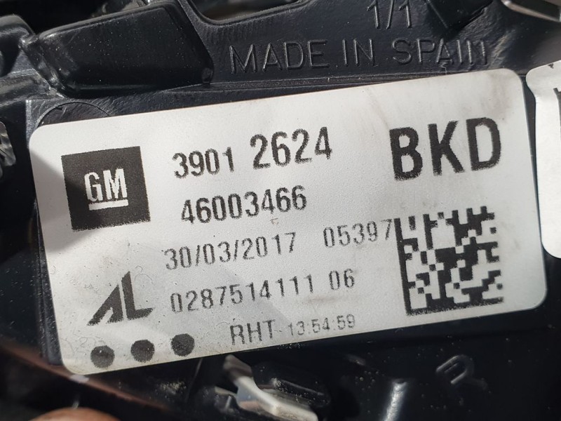 Recambio de piloto trasero derecho para opel corsa e business referencia OEM IAM 39012624  INTERIOR