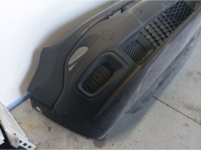 Recambio de paragolpes delantero para jeep renegade dawn of justice 4x2 referencia OEM IAM 735598589  