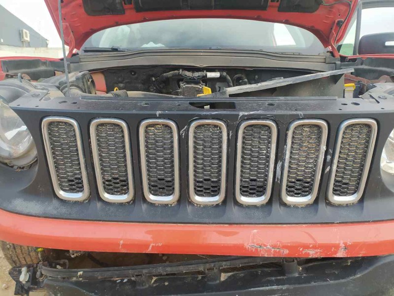 Recambio de rejilla delantera para jeep renegade sport fwd referencia OEM IAM 52091819  TOCADA