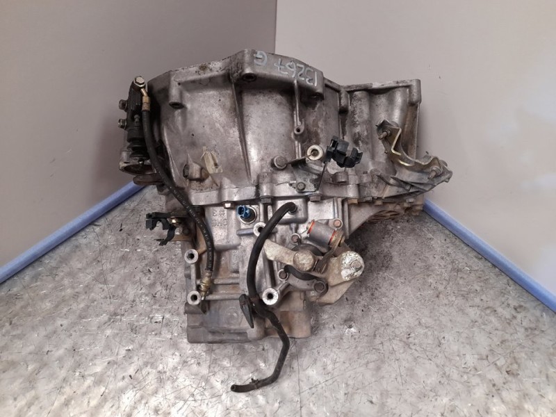 Recambio de caja cambios para nissan x-trail (t30) comfort referencia OEM IAM 321008H800  6VELOCIDADES