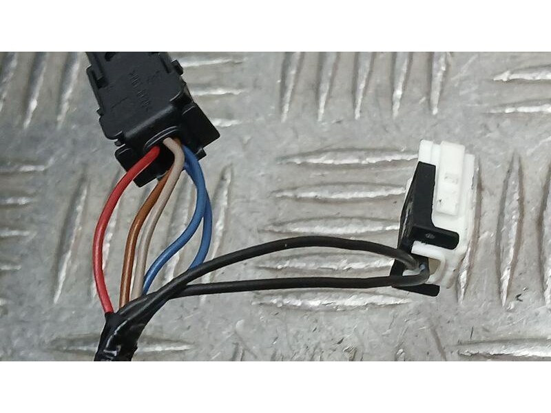 Recambio de retrovisor derecho para jeep renegade sport fwd referencia OEM IAM 735612597 ELECTRICO, ROZADO 5 Y 2 CABLES 21296014