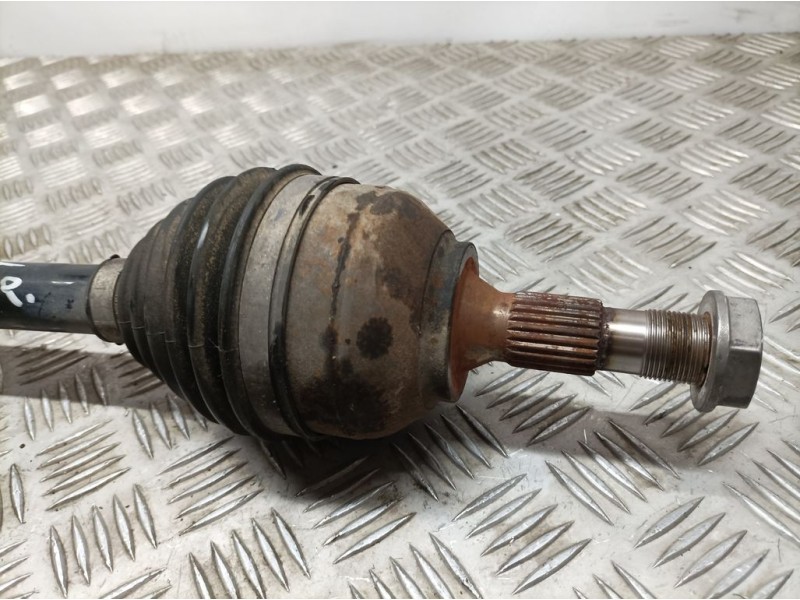 Recambio de transmision delantera izquierda para peugeot 5008 active referencia OEM IAM 9685126080  