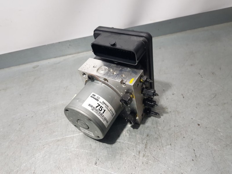 Recambio de abs para hyundai tucson essence 2wd referencia OEM IAM 58920D7510 MGH80BH6014Y100 MANDO