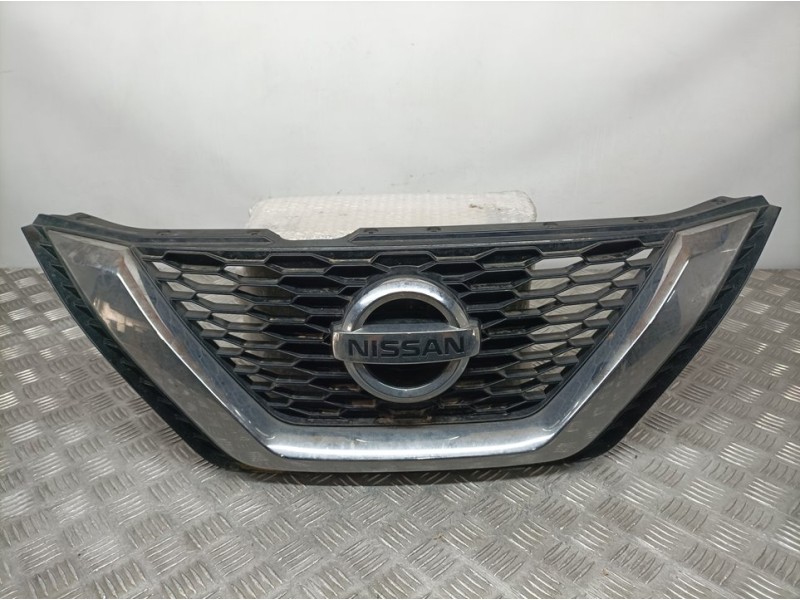 Recambio de rejilla delantera para nissan qashqai (j11) acenta referencia OEM IAM 62310HV32A  
