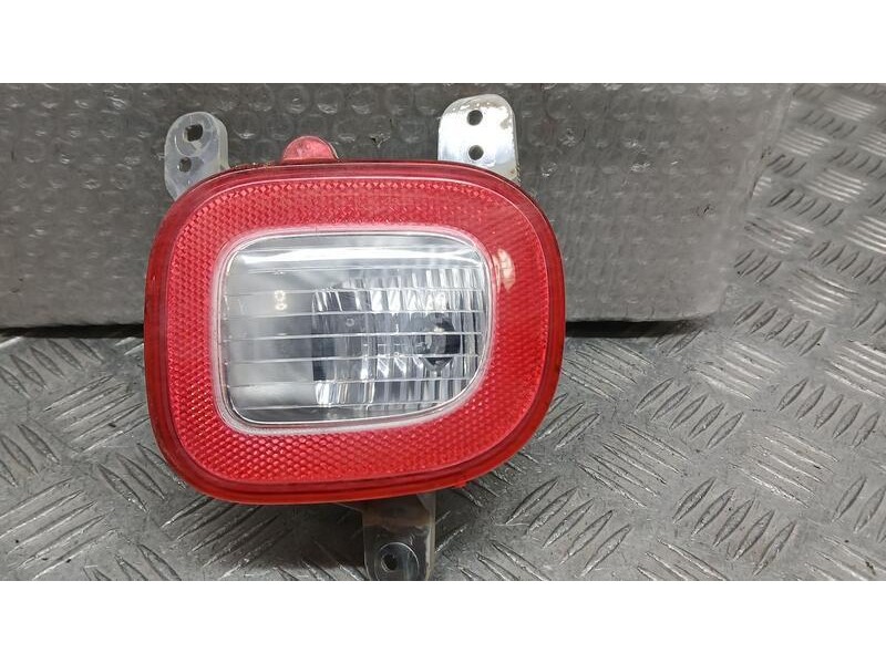 Recambio de piloto trasero derecho paragolpes para jeep renegade sport fwd referencia OEM IAM 51953123 03818000 