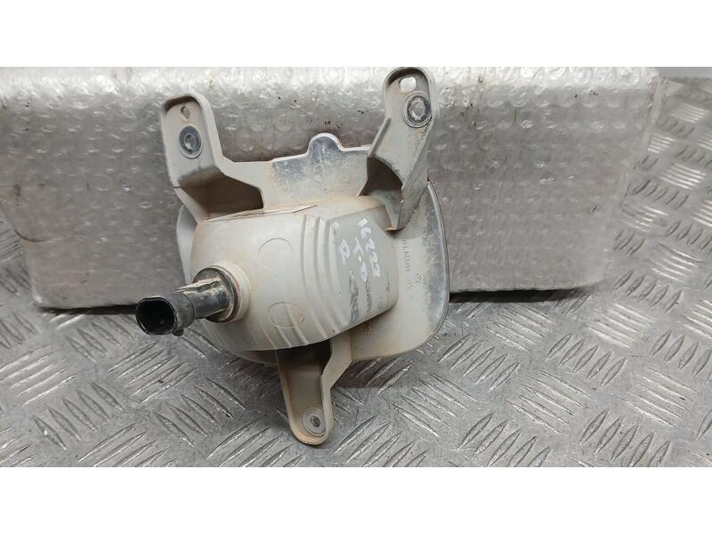 Recambio de piloto trasero derecho paragolpes para jeep renegade sport fwd referencia OEM IAM 51953123 03818000 