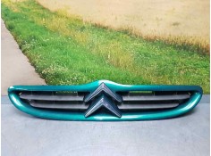 Recambio de rejilla delantera para citroën saxo 1.5 d sx referencia OEM IAM 9636012877  