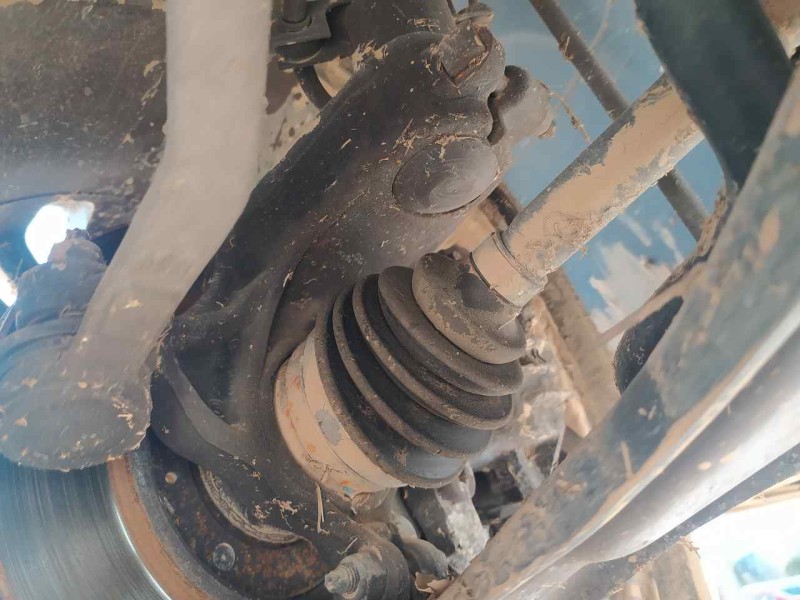 Recambio de mangueta delantera izquierda para peugeot 208 signature referencia OEM IAM 1607557480  