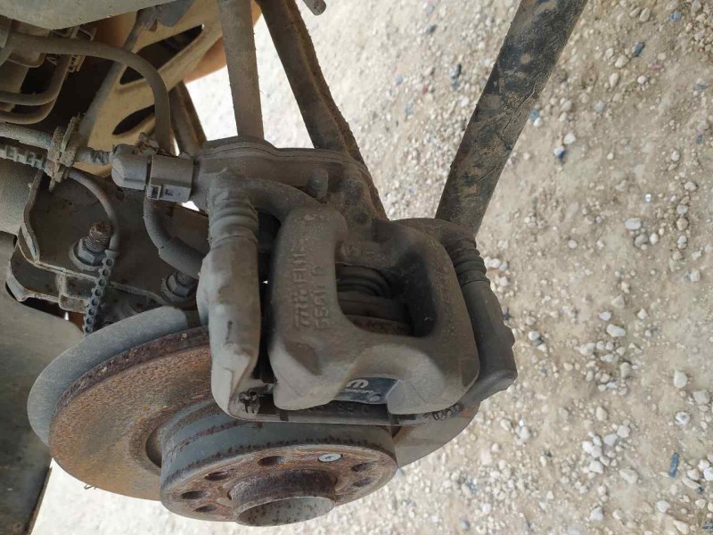 Recambio de pinza freno trasera derecha para jeep renegade sport fwd referencia OEM IAM 52029649  MOPAR