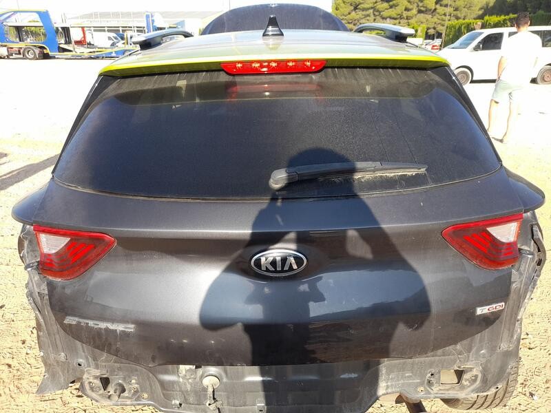 Recambio de porton trasero para kia stonic (yb) 1.0 t-gdi referencia OEM IAM 73700H8400  