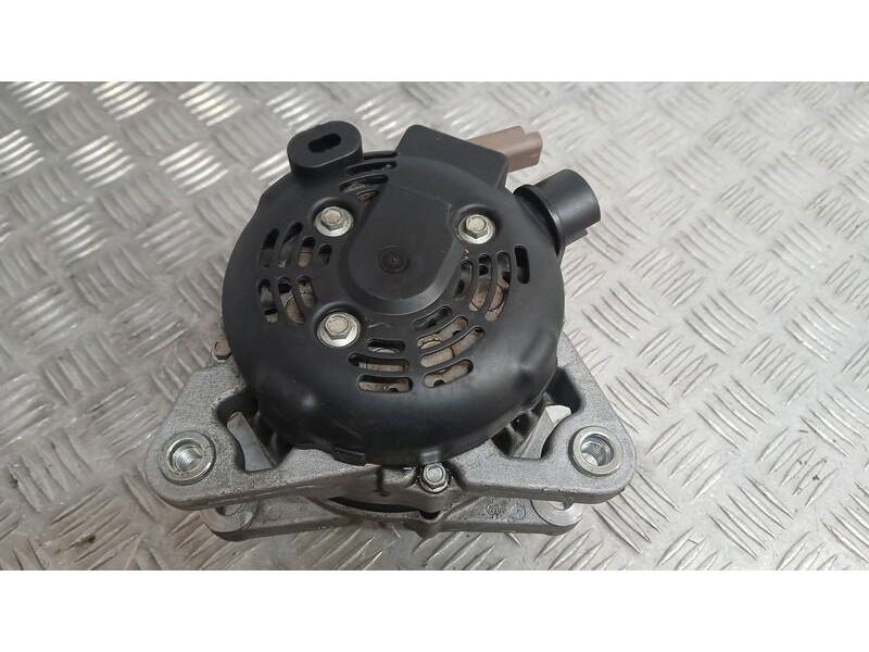 Recambio de alternador para peugeot 3008 active referencia OEM IAM 9820893880 DENSO 1042119580