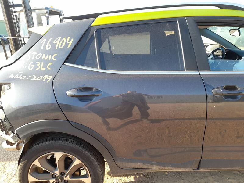 Recambio de puerta trasera derecha para kia stonic (yb) 1.0 t-gdi referencia OEM IAM 77004H8401  