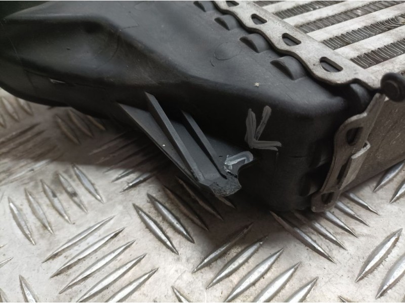 Recambio de intercooler para bmw x5 (e53) 3.0d referencia OEM IAM 224796602  PATA ROTA