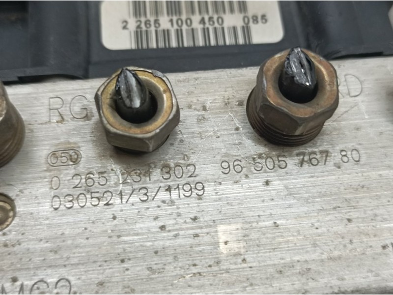 Recambio de abs para peugeot 307 (s1) xr referencia OEM IAM 9650576780 0265231302 BOSCH