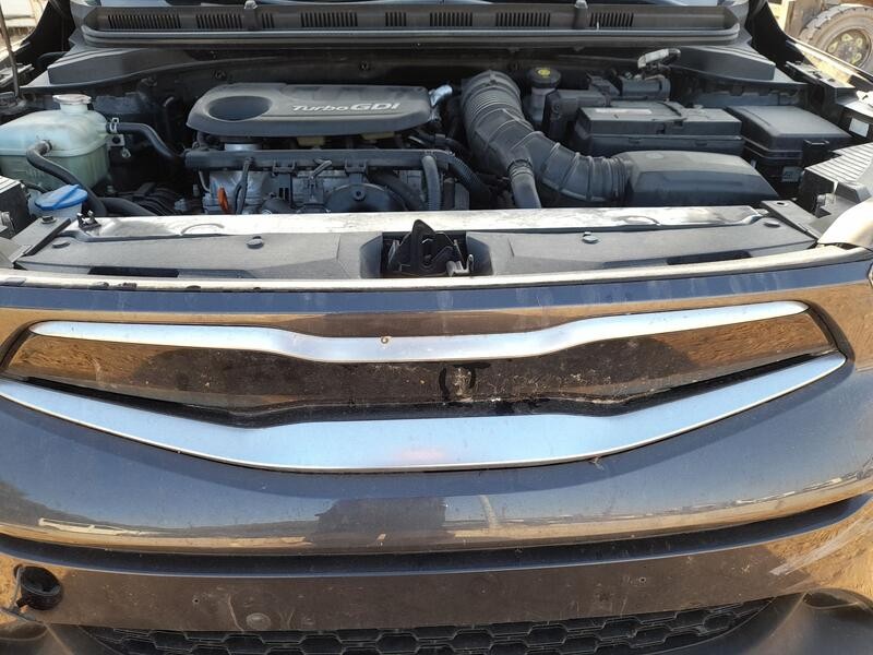 Recambio de rejilla delantera para kia stonic (yb) 1.0 t-gdi referencia OEM IAM 86350H8400  