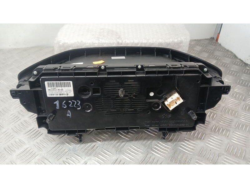 Recambio de cuadro instrumentos para peugeot 3008 active referencia OEM IAM 9830555980  503003520703