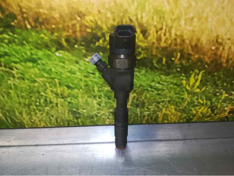 Recambio de inyector para renault megane ii berlina 3p 1.9 dci diesel fap referencia OEM IAM 0445110110B 8200100272 BOSCH