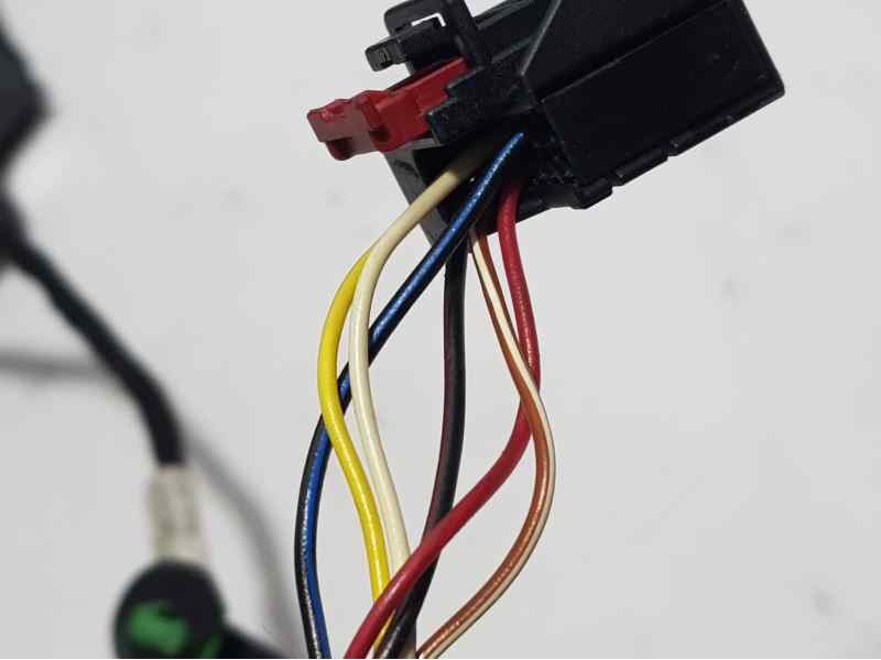 Recambio de retrovisor derecho para volkswagen touran (1t2) advance referencia OEM IAM 1T1857508Q  ELECTRICO 6 CABLES , TOCADO