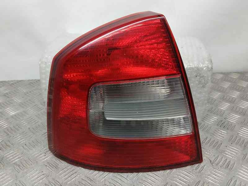 Recambio de piloto trasero izquierdo para skoda octavia berlina (1z3) collection referencia OEM IAM 1Z5945111B  