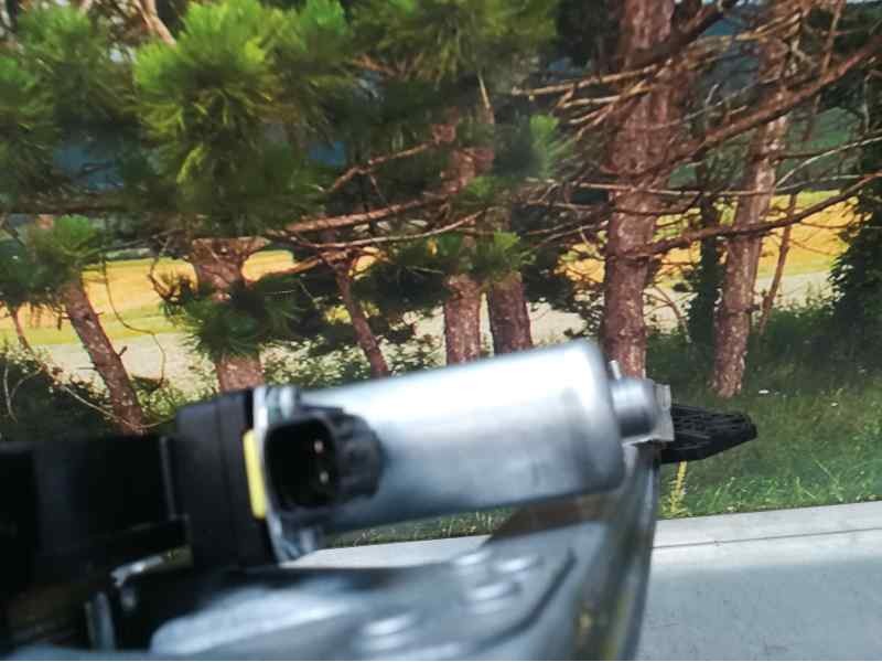 Recambio de elevalunas delantero derecho para dacia sandero stepway essential referencia OEM IAM  2 PINS ELECTRICO