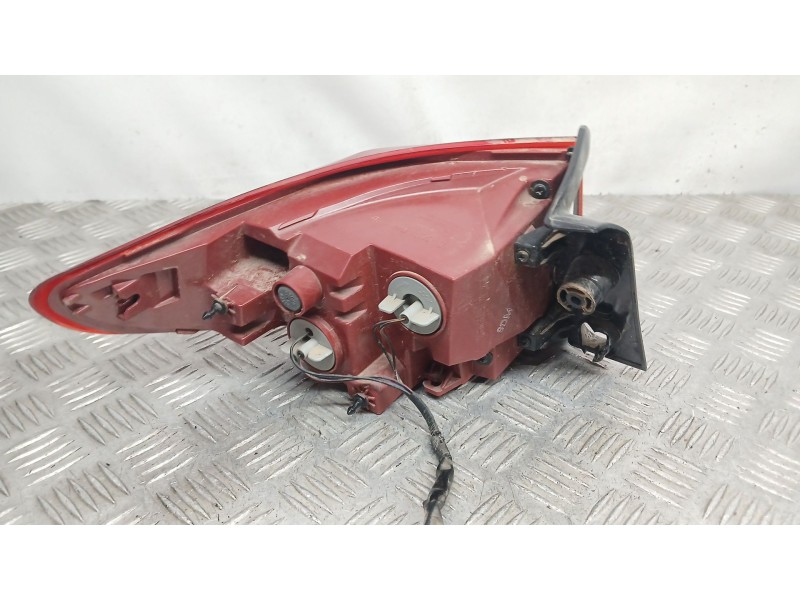 Recambio de piloto trasero derecho exterior para kia stonic (yb) 1.2 cvvt referencia OEM IAM 92402H8400  92402H8