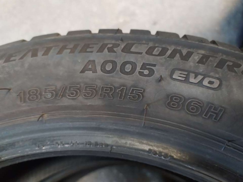 Recambio de neumatico pareja para neumaticos reutilizados - referencia OEM IAM 185551586H 185/55/15/86H BRIDGESTONE