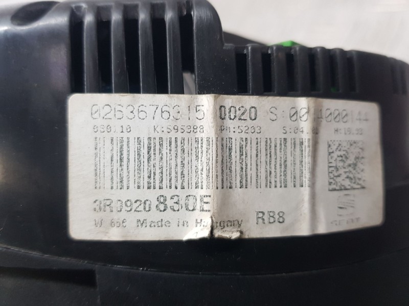 Recambio de cuadro instrumentos para volkswagen touran (1t3) 1.6 tdi referencia OEM IAM 3R0920830E  