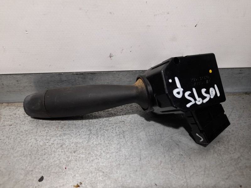 Recambio de mando limpia para hyundai i10 style referencia OEM IAM 93420B9610  