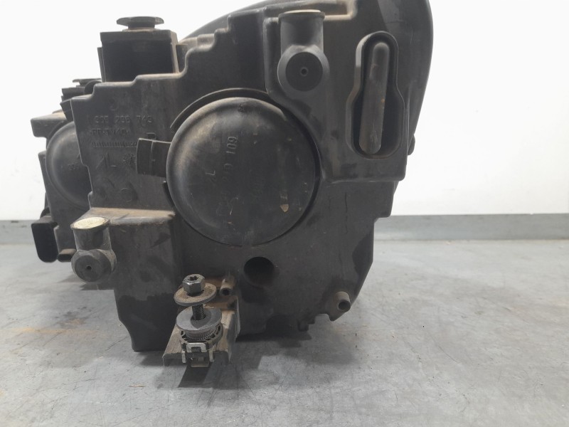 Recambio de faro derecho para volkswagen touran (1t3) 1.6 tdi referencia OEM IAM 030126820400  