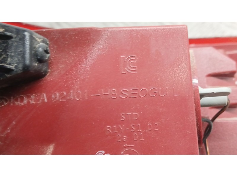 Recambio de piloto trasero izquierdo exterior para kia stonic (yb) 1.2 cvvt referencia OEM IAM 92401H8400  