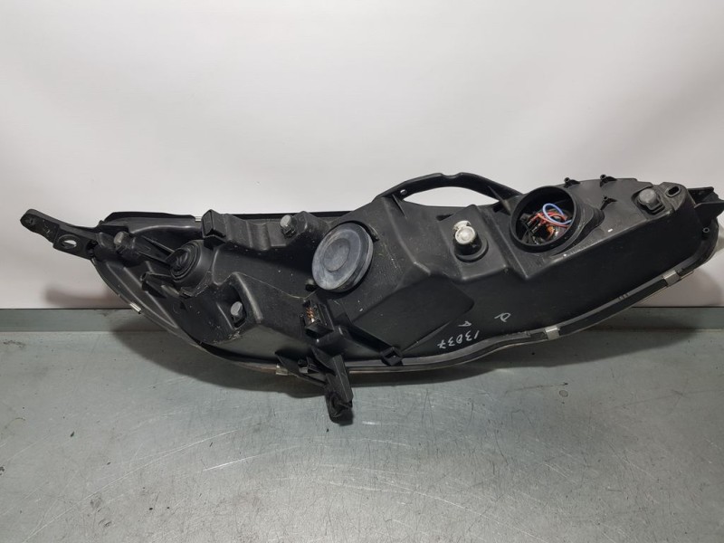 Recambio de faro izquierdo para peugeot 407 sr confort referencia OEM IAM   PATA ROTA