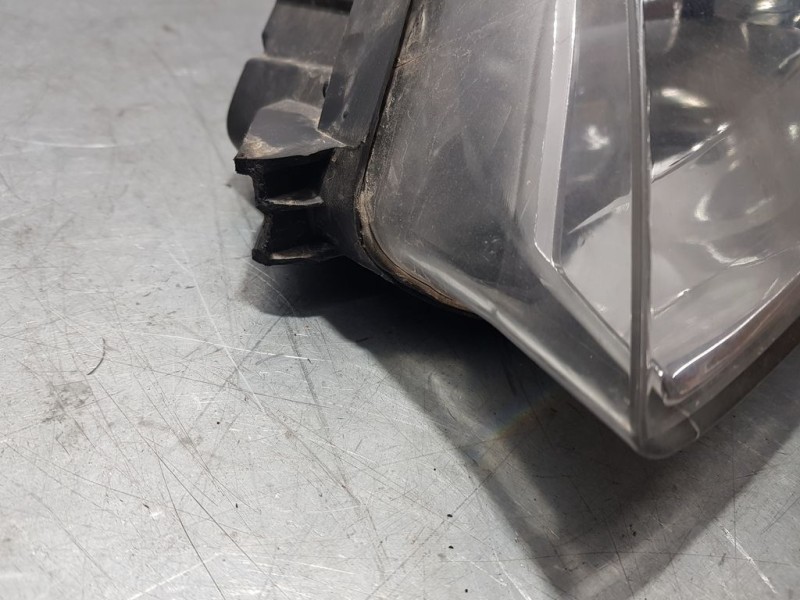 Recambio de faro izquierdo para peugeot 407 sr confort referencia OEM IAM   PATA ROTA
