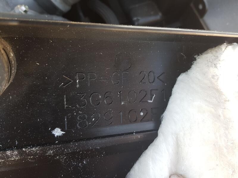 Recambio de tapa motor para mazda 6 sedán (gh) 1.8 mzr referencia OEM IAM L829102F0B  